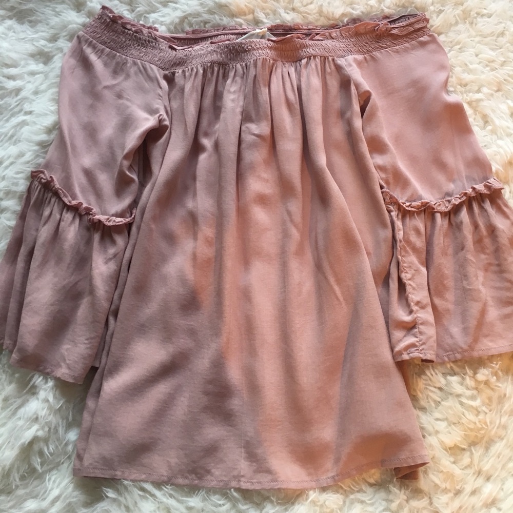 Off the shoulder light pink shirt